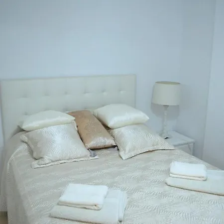 Lovely 2 Bed In Cristianos *