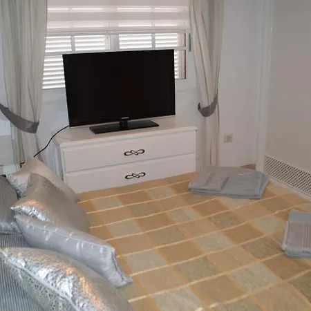 Lovely 2 Bed In Cristianos *