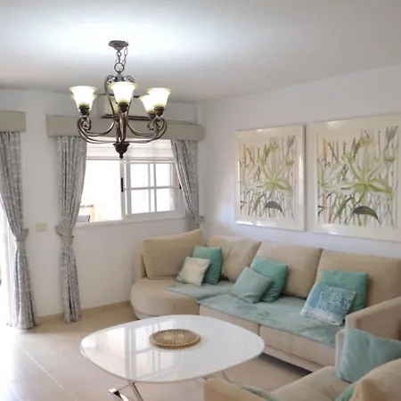 Lovely 2 Bed In Cristianos Apartment *
