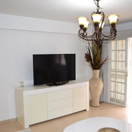 Lovely 2 Bed In Cristianos K204